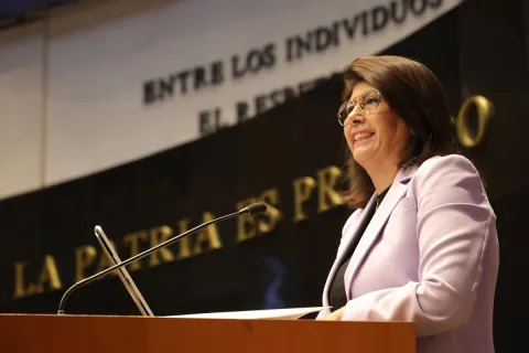  Senadora Mariela Gutiérrez Consolida Democracia con Informe